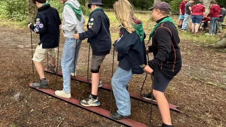 Juniorerne er i gang med en samarbejdsøvelse